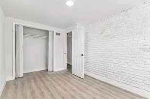 1807 E Bougainvillea Ave, Tampa, FL 33612 - Photo 9