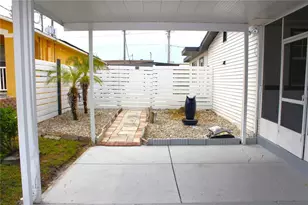 8512 Sunbeam Ln, Tampa, FL 33615 - Photo 7