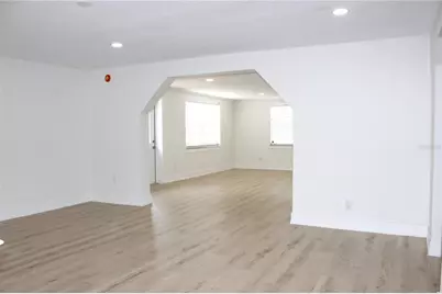 8512 Sunbeam Lane, Tampa, FL 33615 - Photo 13