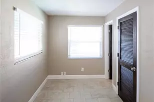 9372 1st St N, Saint Petersburg, FL 33702 - Photo 13