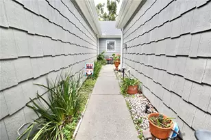 1762 Castle Rock Rd, Tampa, FL 33612 - Photo 3