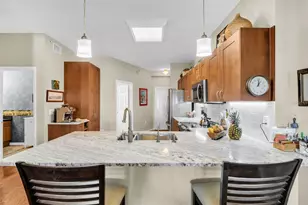 316 8th St S, Saint Petersburg, FL 33701 - Photo 7