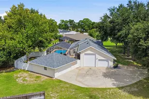 5718 NE 61st Ave Rd, Silver Springs, FL 34488 - Photo 3