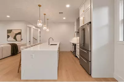 1025 Melrose Avenue S, Saint Petersburg, FL 33705 - Photo 9