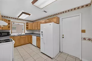 3312 W Burke St, Tampa, FL 33614 - Photo 13