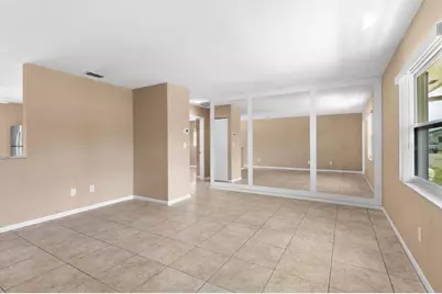 701 W Brockton Place, Sun City Center, FL 33573 - Photo 11
