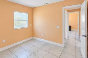 10115 N 14th St, Tampa, FL 33612 - Photo 11