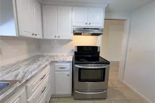10118 Holly Dr, Port Richey, FL 34668 - Photo 11