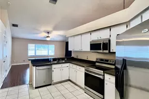 2413 Needham Dr, Valrico, FL 33596 - Photo 9