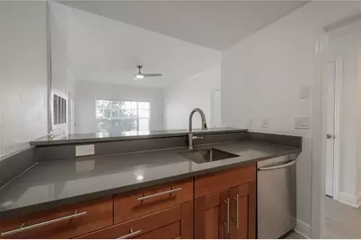 800 S Dakota Avenue #327, Tampa, FL 33606 - Photo 7