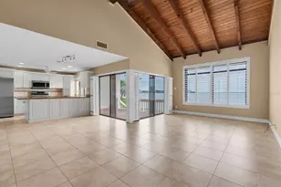 5668 Escondida Blvd S, Saint Petersburg, FL 33715 - Photo 7