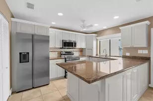 5668 Escondida Blvd S, Saint Petersburg, FL 33715 - Photo 17
