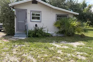 1715 14th St S, Saint Petersburg, FL 33705 - Photo 1