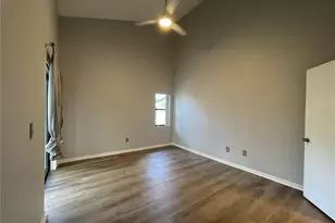 300 S Florida Ave, Tarpon Springs, FL 34689 - Photo 13