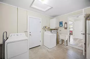 38123 10th Ave, Zephyrhills, FL 33542 - Photo 15