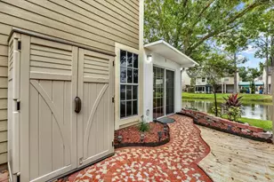 9010 Lake Pl Ln, Tampa, FL 33634 - Photo 25