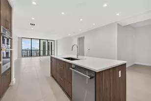 275 1st Ave S, Saint Petersburg, FL 33701 - Photo 11
