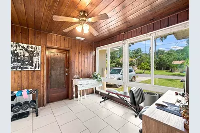 1525 56th Street S, Gulfport, FL 33707 - Photo 11