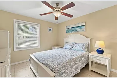 5118 Coquina Key Drive SE #B, Saint Petersburg, FL 33705 - Photo 9