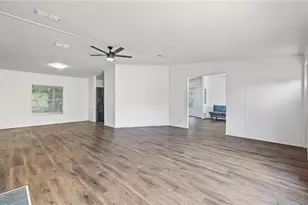7257 Berry Rd, Zephyrhills, FL 33540 - Photo 9