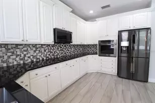 27709 Kirkwood Cir, Wesley Chapel, FL 33544 - Photo 13