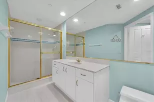 4750 Dolphin Cay Ln S, Saint Petersburg, FL 33711 - Photo 23