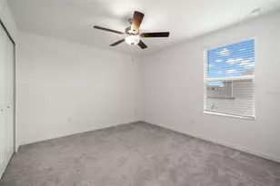 2562 Leonia Ln, Zephyrhills, FL 33541 - Photo 21