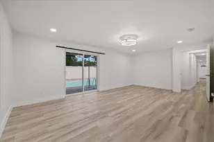 9410 N Valle Dr, Tampa, FL 33612 - Photo 35