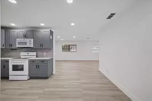 9410 N Valle Dr, Tampa, FL 33612 - Photo 21
