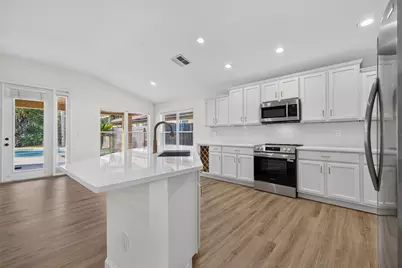 4602 Dunnie Drive, Tampa, FL 33614 - Photo 9