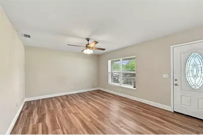 702 Camellia Court, Seffner, FL 33584 - Photo 9