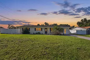 702 Camellia Ct, Seffner, FL 33584 - Photo 1