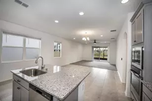 10715 New Morning Dr, Tampa, FL 33647 - Photo 9