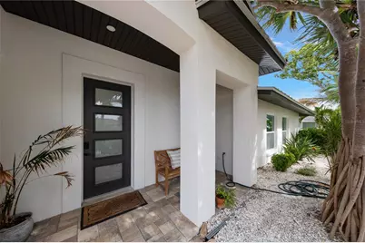 430 Palm Island SE, Clearwater Beach, FL 33767 - Photo 3