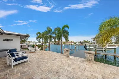 430 Palm Island SE, Clearwater Beach, FL 33767 - Photo 37