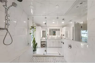 430 Palm Island SE, Clearwater Beach, FL 33767 - Photo 23