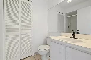 8119 Oak Trace Way, Tampa, FL 33634 - Photo 13
