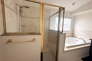 12935 Pineforest Way W, Largo, FL 33773 - Photo 15