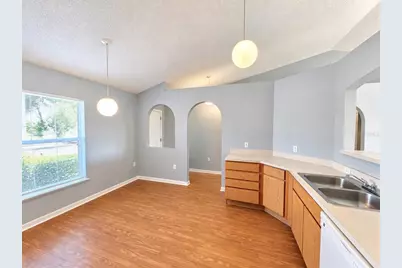6077 Roble Avenue, Spring Hill, FL 34608 - Photo 5