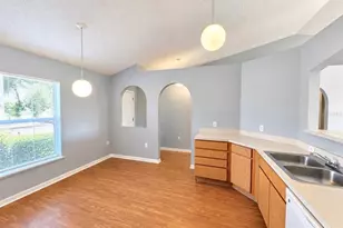 6077 Roble Ave, Spring Hill, FL 34608 - Photo 5