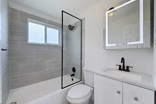 9218 86th St N, Seminole, FL 33777 - Photo 35