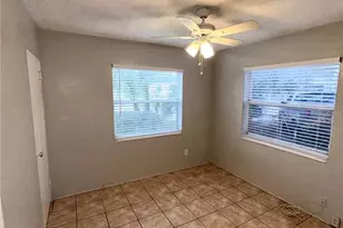 691 W Harbor Dr S, Saint Petersburg, FL 33705 - Photo 5