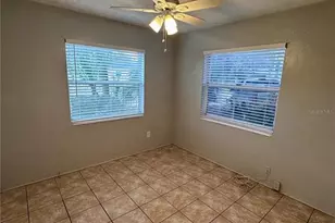 691 W Harbor Dr S, Saint Petersburg, FL 33705 - Photo 7