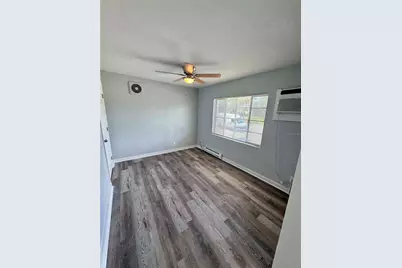 2318 4th Street S #9, Saint Petersburg, FL 33705 - Photo 5
