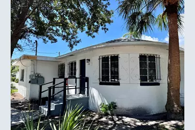 2318 4th Street S #9, Saint Petersburg, FL 33705 - Photo 1