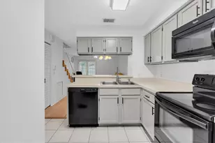 11341 Stratton Park Dr, Temple Terrace, FL 33617 - Photo 15