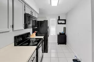 11341 Stratton Park Dr, Temple Terrace, FL 33617 - Photo 13