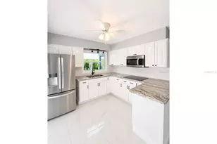 5124 Springwood Dr, Tampa, FL 33624 - Photo 7