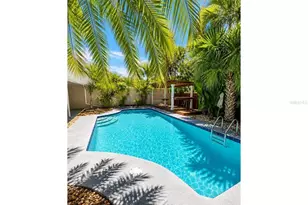 5124 Springwood Dr, Tampa, FL 33624 - Photo 21