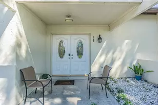 6811 Mitchell Cir, Tampa, FL 33634 - Photo 3